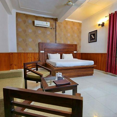 Red Apple Hotel Sangrur Экстерьер фото